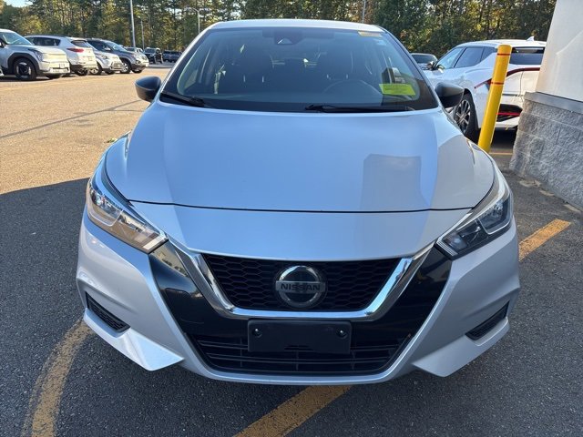 2022 Nissan Versa S photo 2