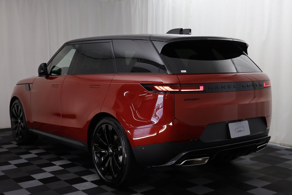 2025 Land Rover Range Rover Sport SE photo 14