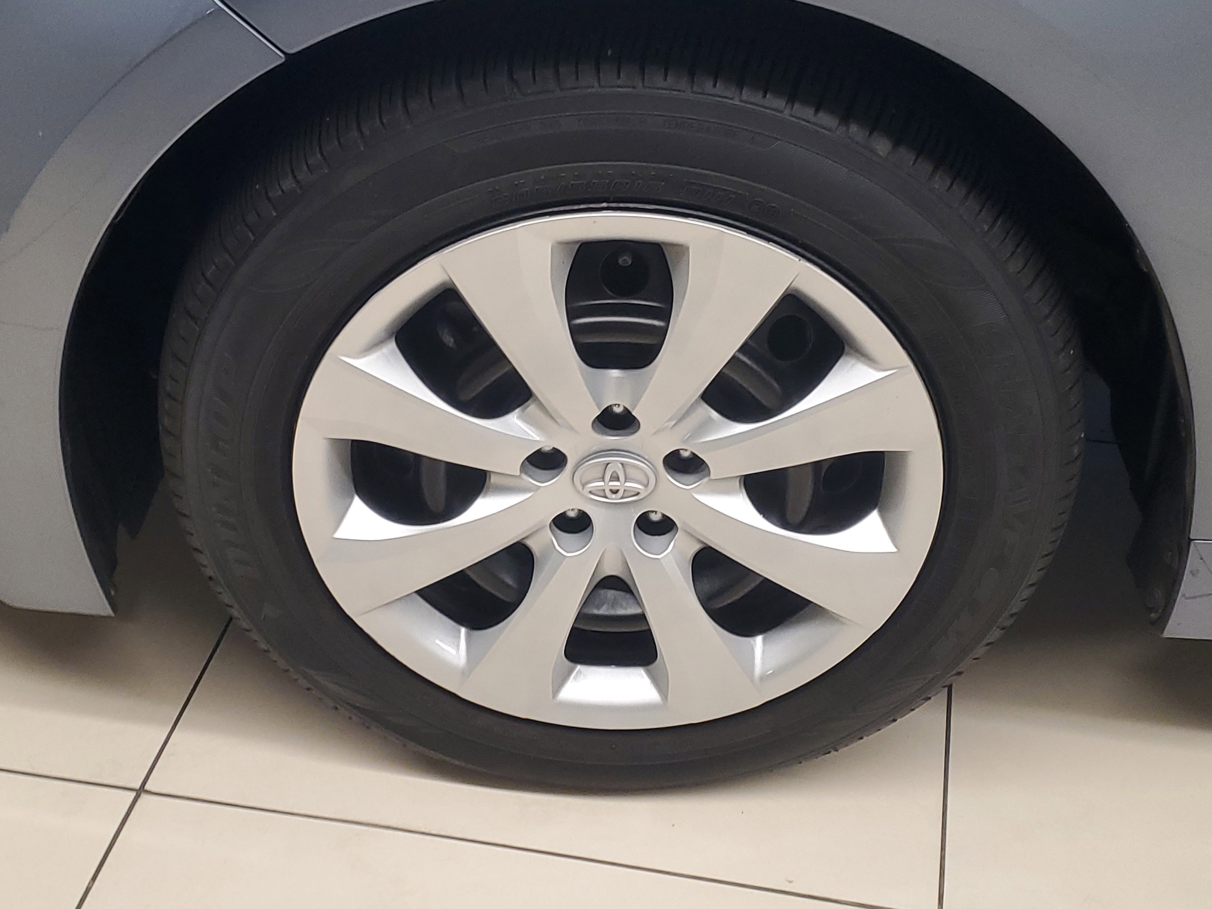 2024 Toyota Corolla LE photo 5