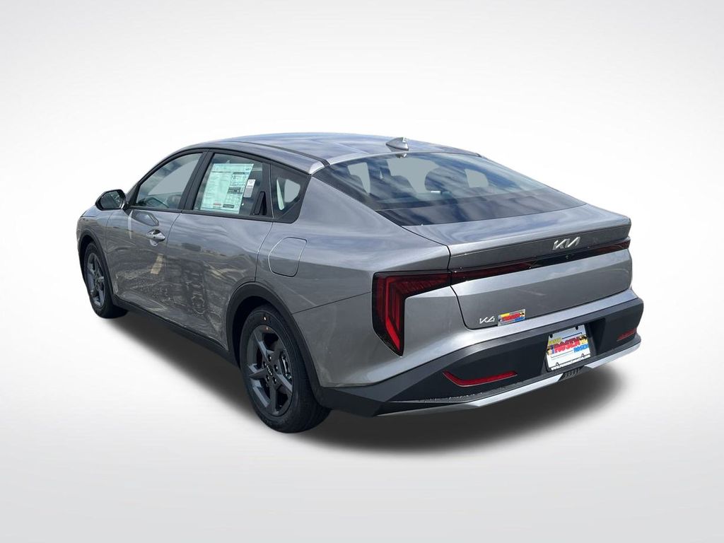 2025 Kia K4 LXS photo 3