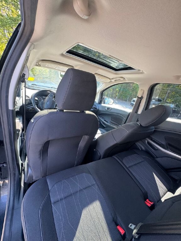 2020 Ford EcoSport SE photo 16