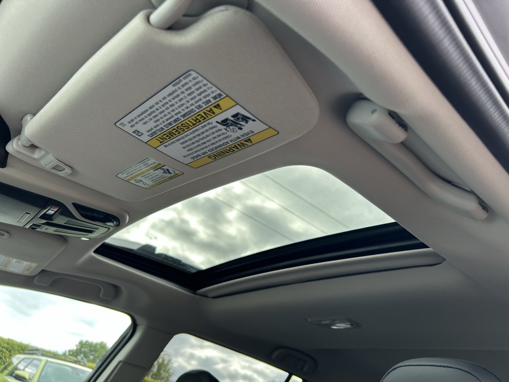 2025 Subaru Outback Touring XT photo 18