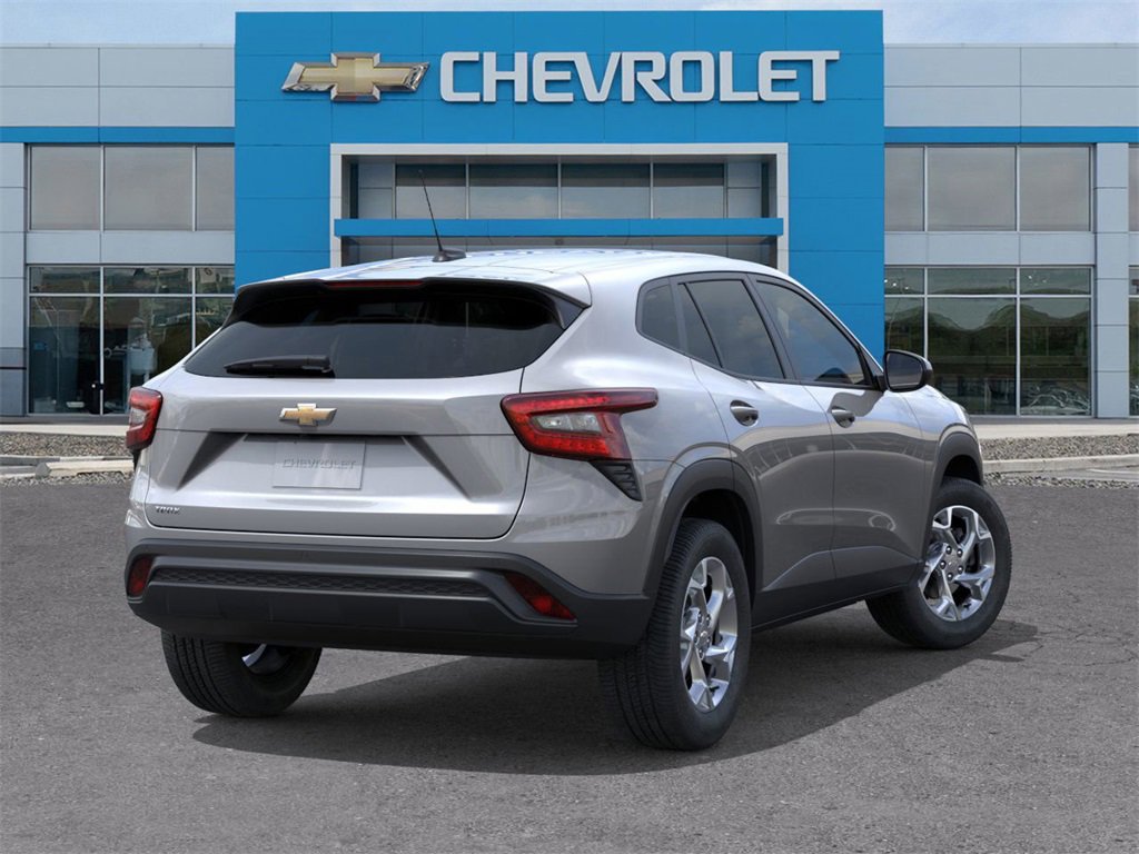 2026 Chevrolet Trax LS photo 3