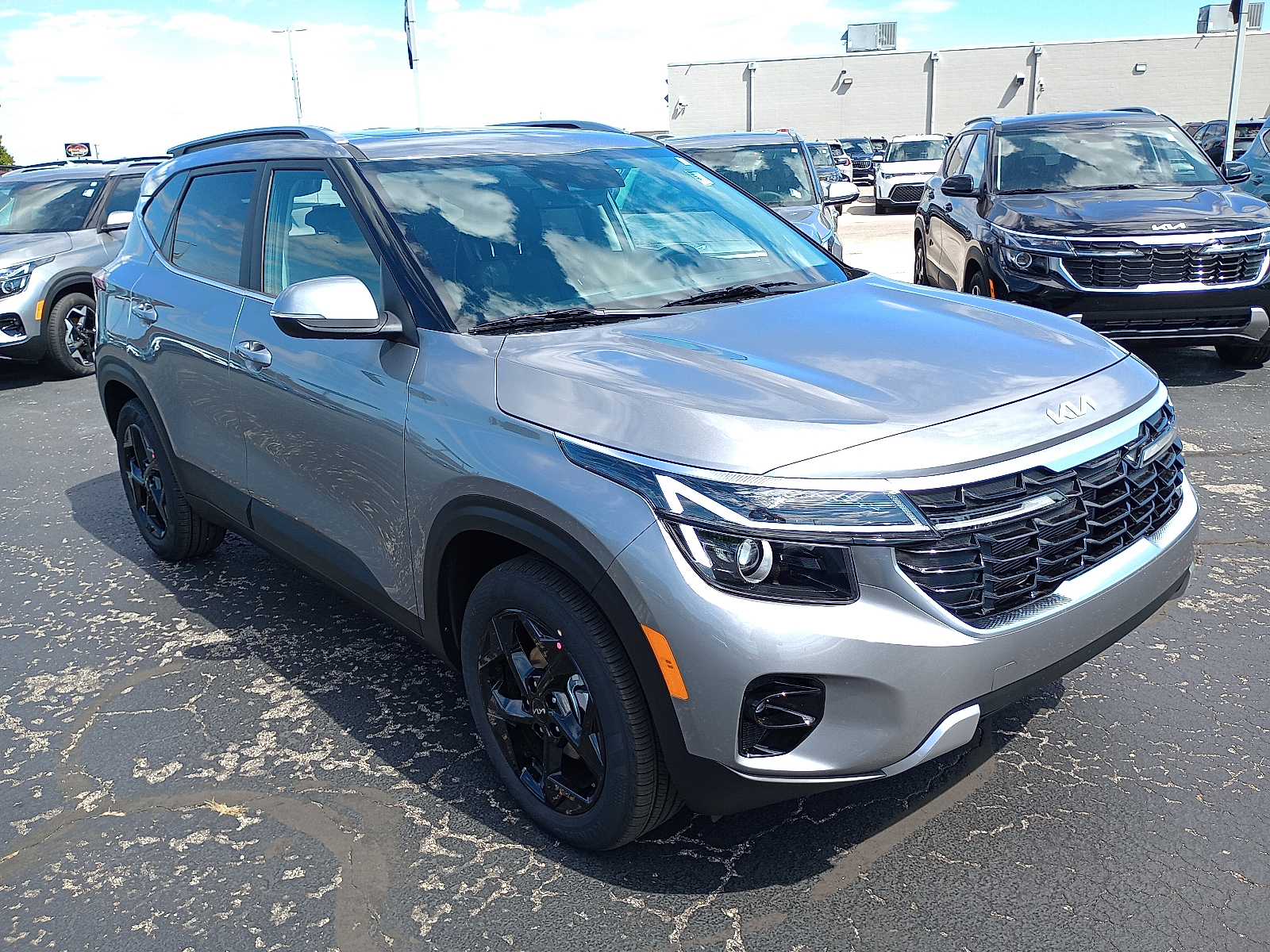 2026 Kia Seltos EX's photo