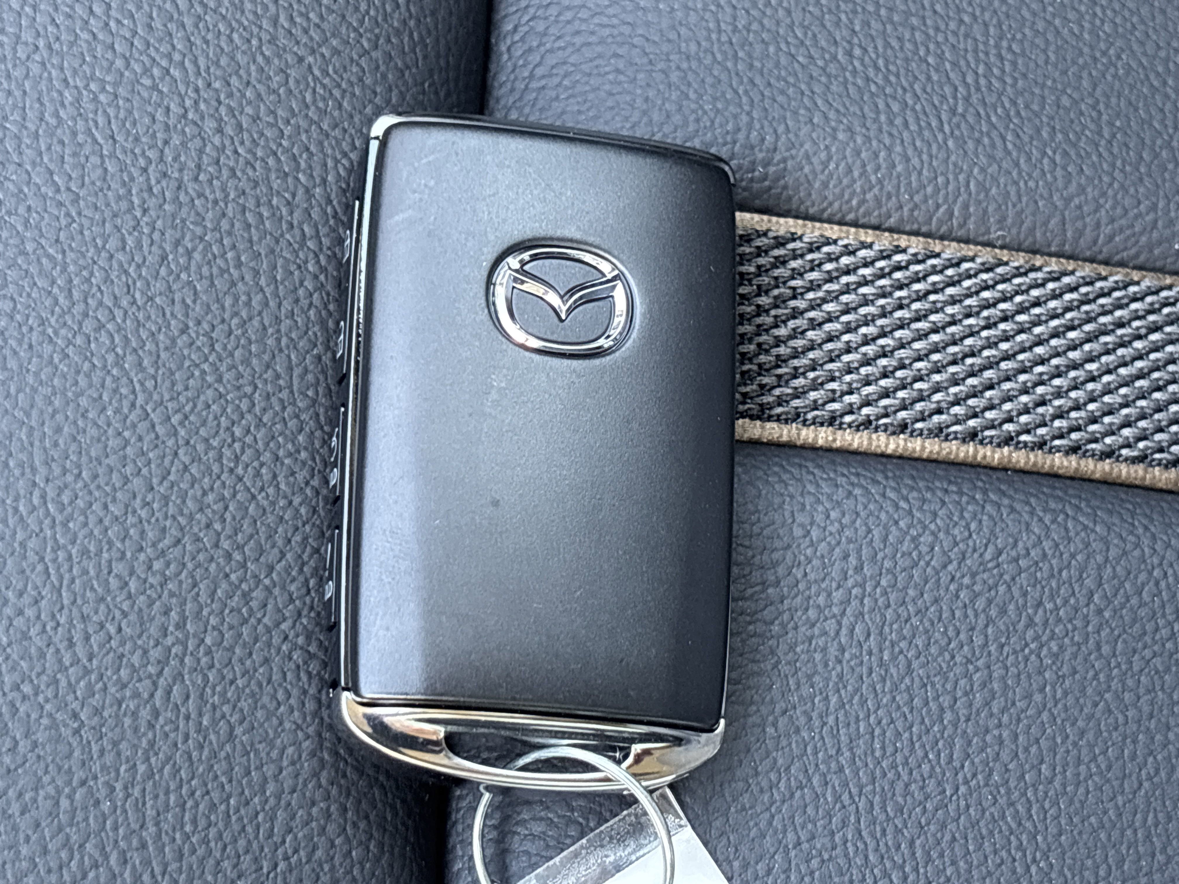 2025 Mazda CX-90 Select photo 23