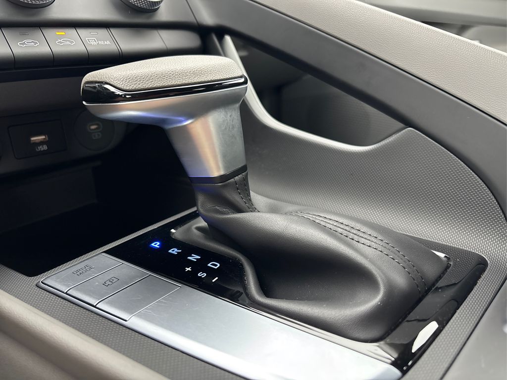 2025 Hyundai Elantra SE photo 23