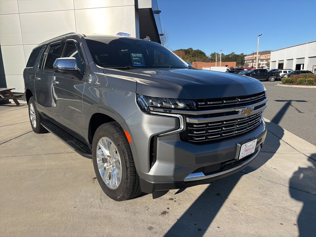2021 Chevrolet Suburban Premier's photo
