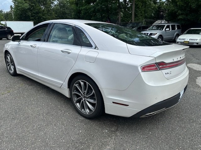 2019 Lincoln MKZ Reserve Hybrid photo 2