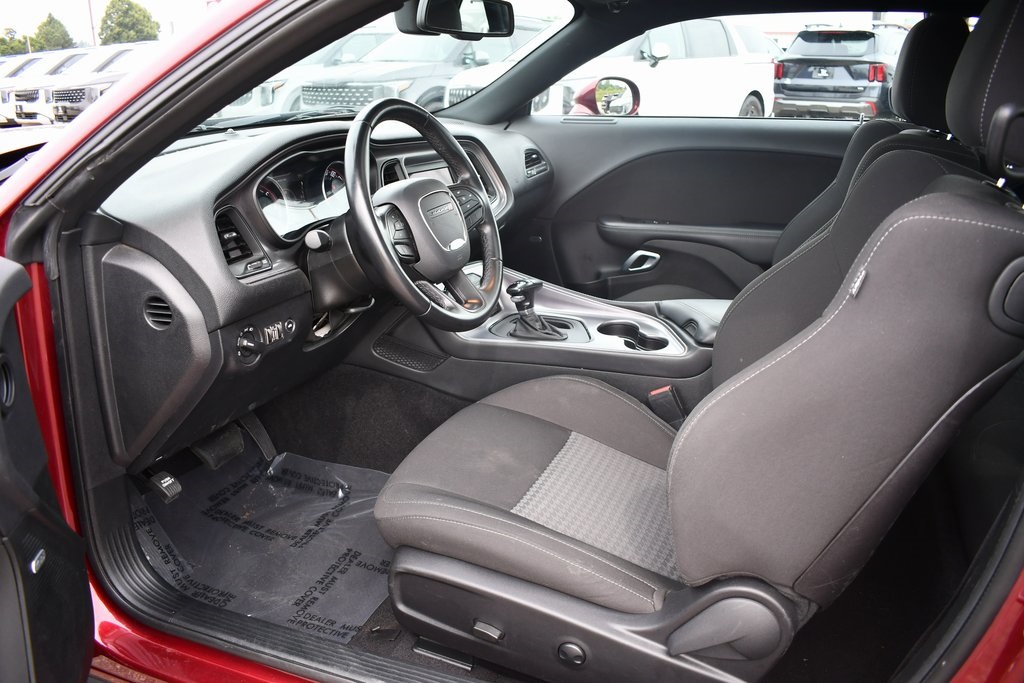 2023 Dodge Challenger GT photo 9