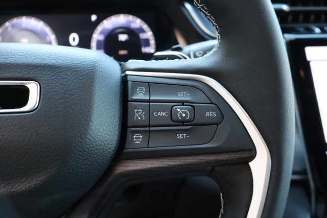 2025 Jeep Grand Cherokee Limited photo 15