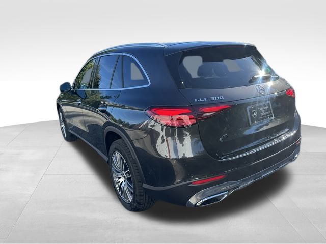 2026 Mercedes Benz GLC 300 4MATIC photo 3