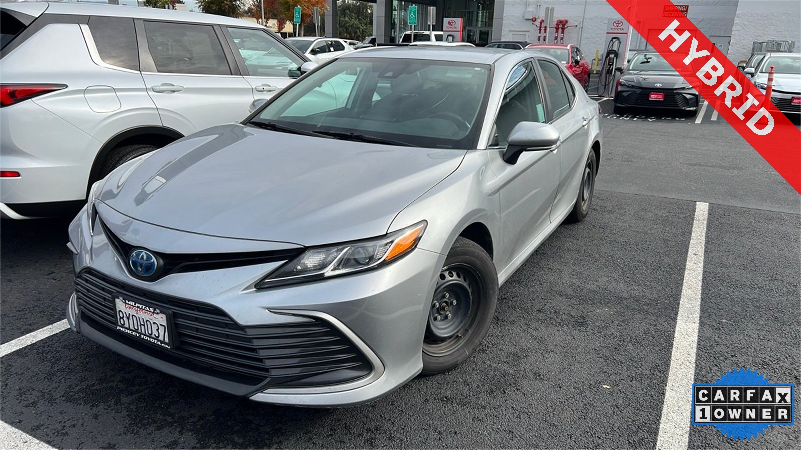 2022 Toyota Camry LE's photo