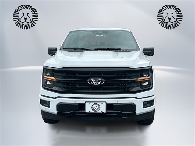 2025 Ford F-150 XLT photo 2