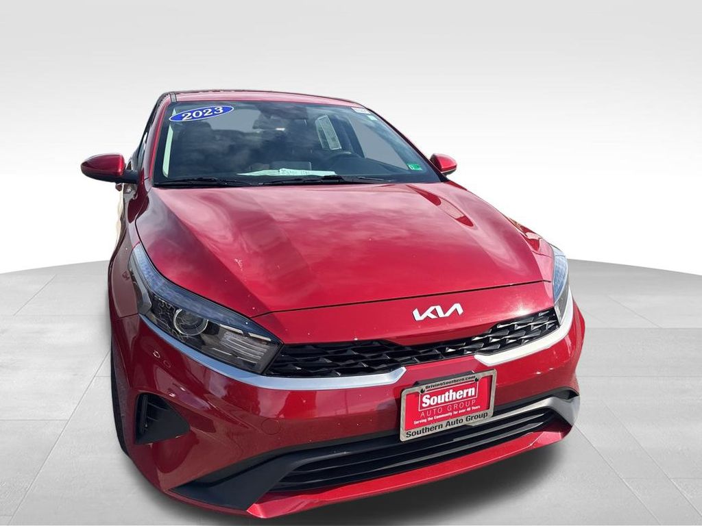2023 Kia Forte LXS photo 9