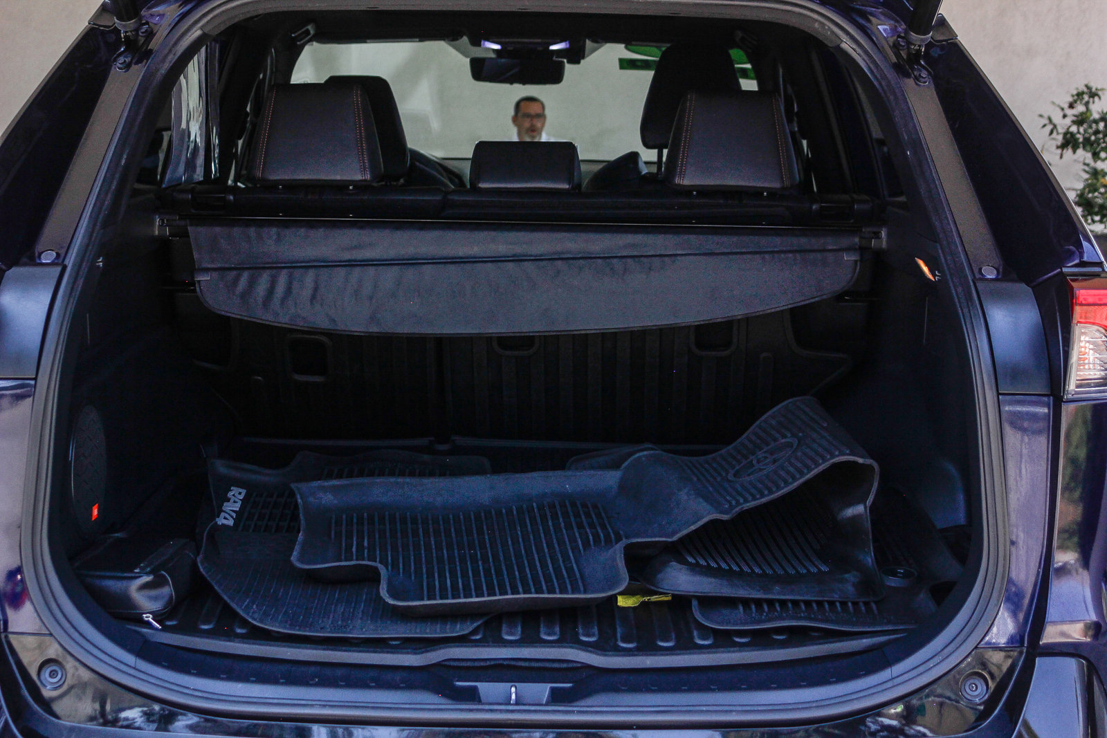 2021 Toyota RAV4 Prime XSE photo 24