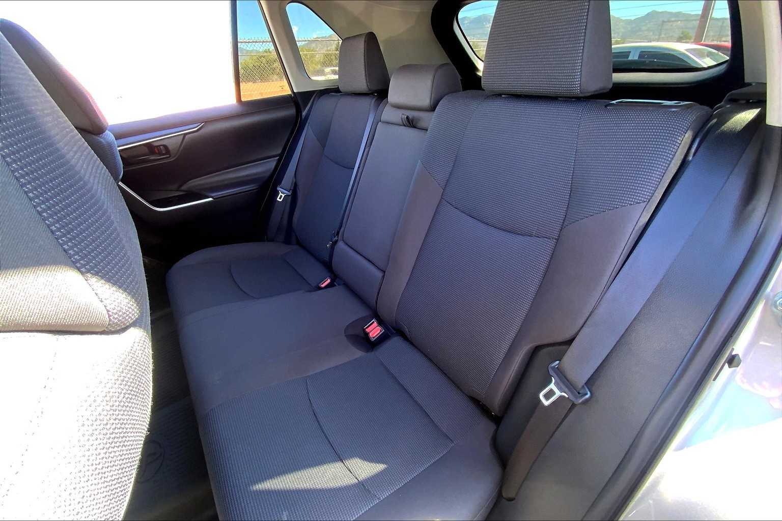 2025 Toyota RAV4 LE photo 18