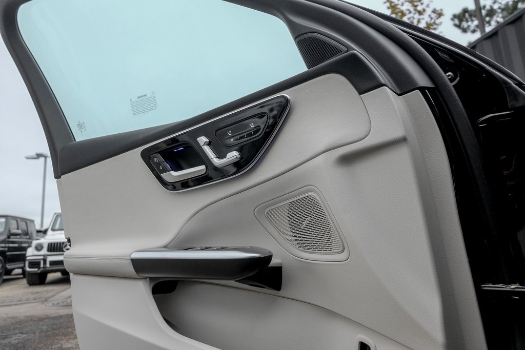 2025 Mercedes Benz C 300 4MATIC photo 13