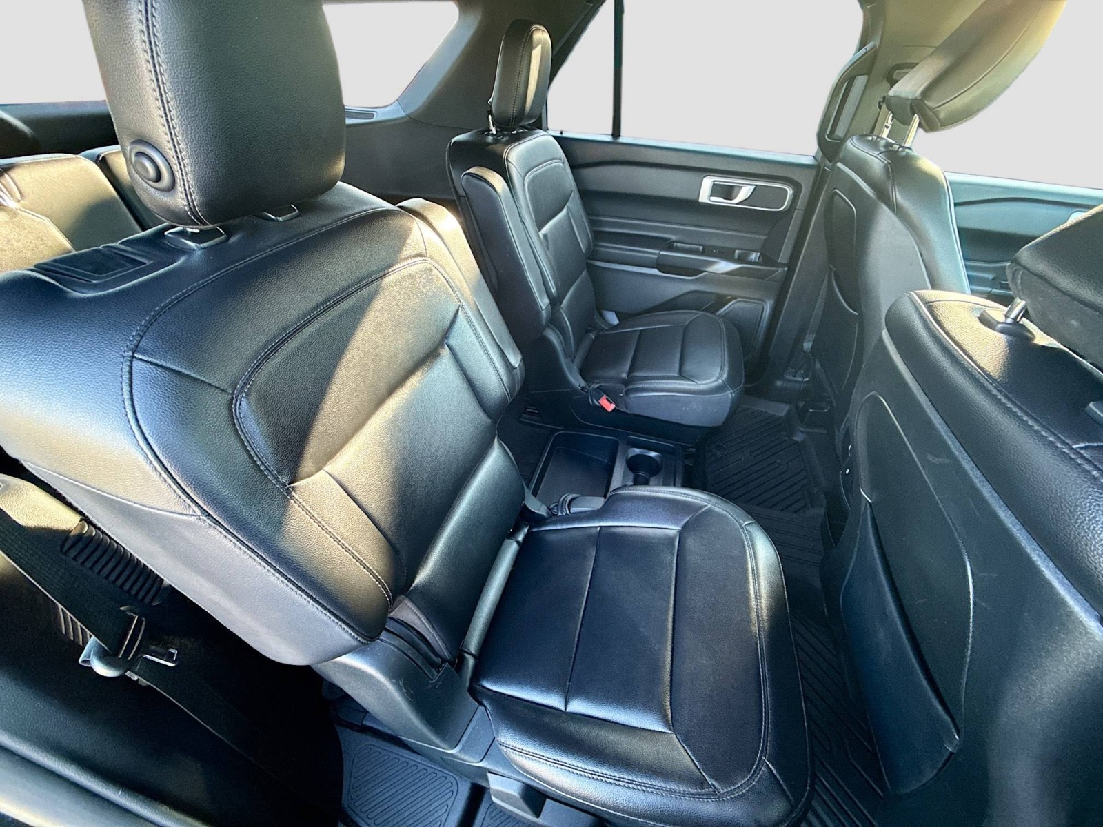 2020 Ford Explorer XLT photo 21