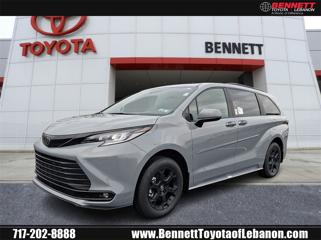 2026 Toyota Sienna Woodland Edition's photo