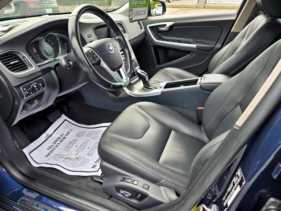 2015 Volvo V60 T5 Drive-E Platinum photo 7