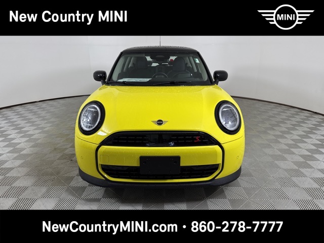 2025 Mini Cooper 2 Door Hardtop Signature photo 2