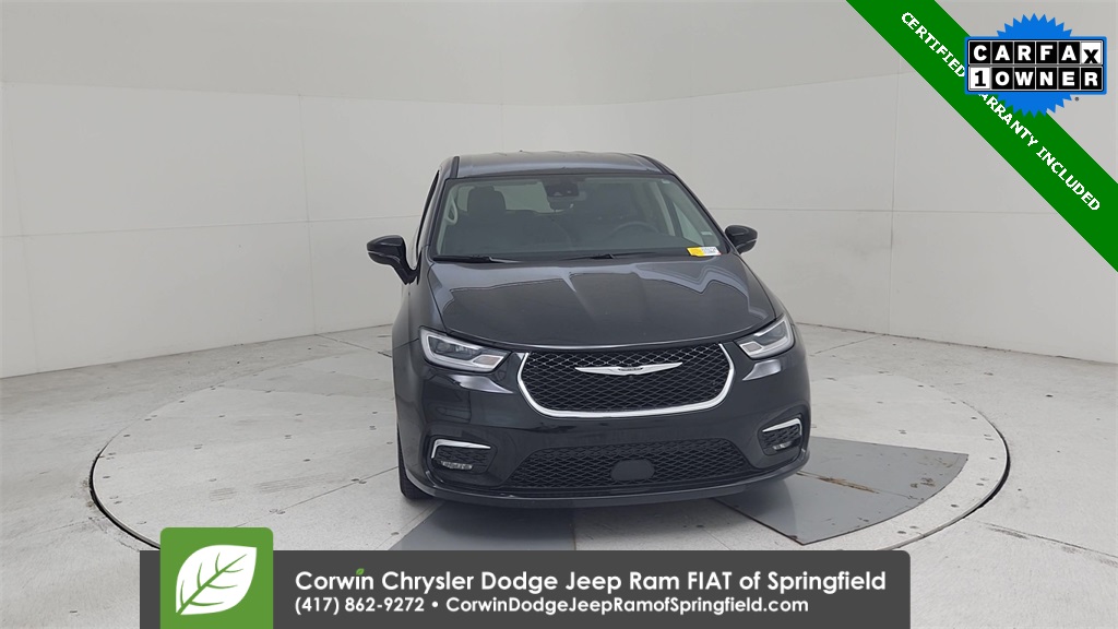 2024 Chrysler Pacifica Touring L photo 4