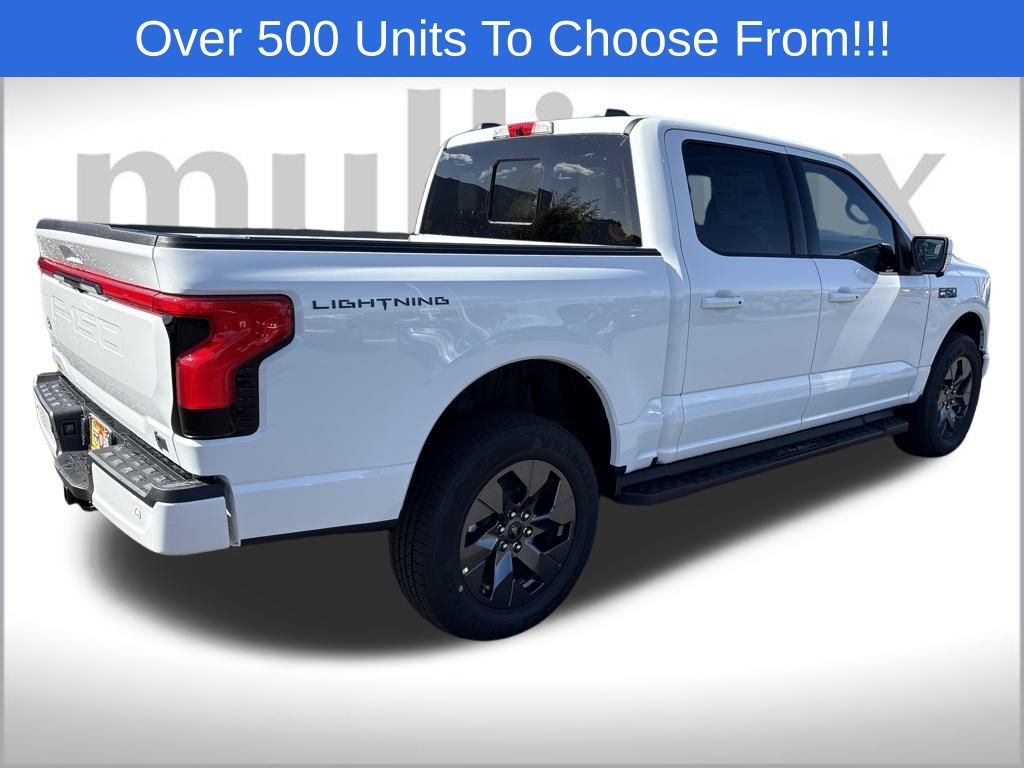 2025 Ford F-150 Lightning Lariat photo 3