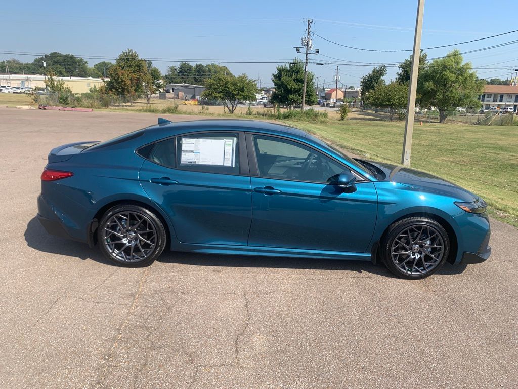 2026 Toyota Camry SE photo 8