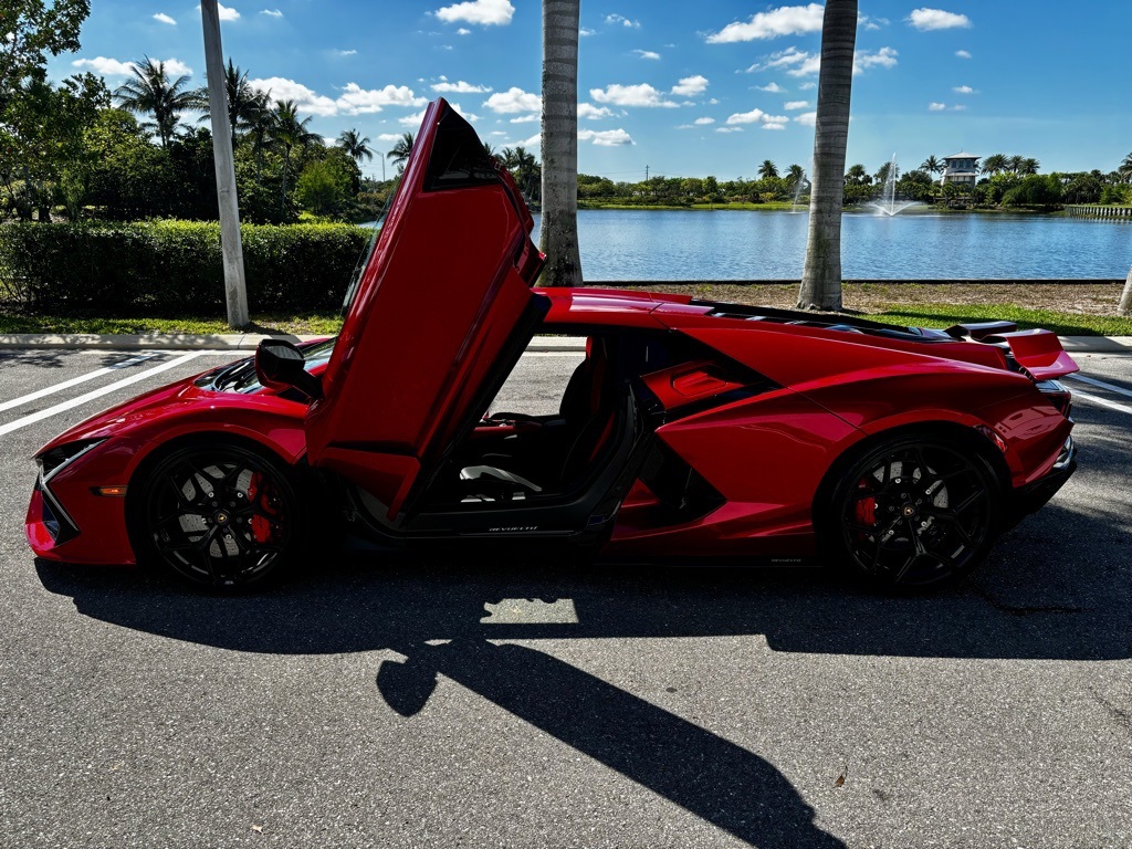 2025 Lamborghini Revuelto photo 27
