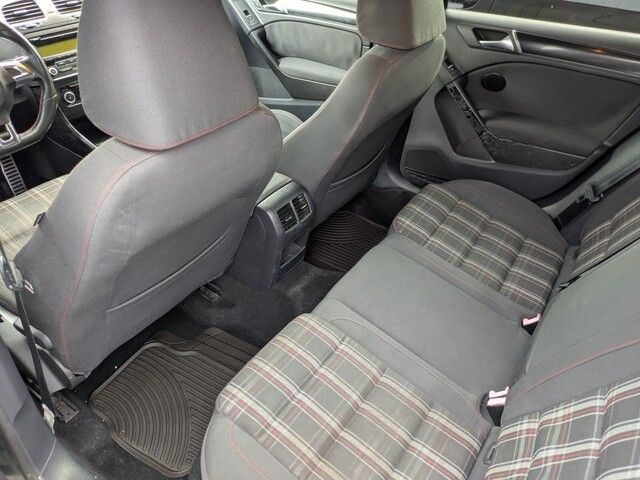 2011 Volkswagen Golf GTI photo 15