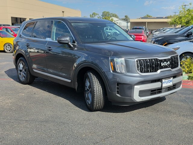 2024 Kia Telluride LX photo 4