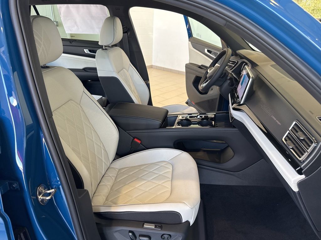 2026 Volkswagen Atlas Cross Sport SEL Premium R-Line photo 13