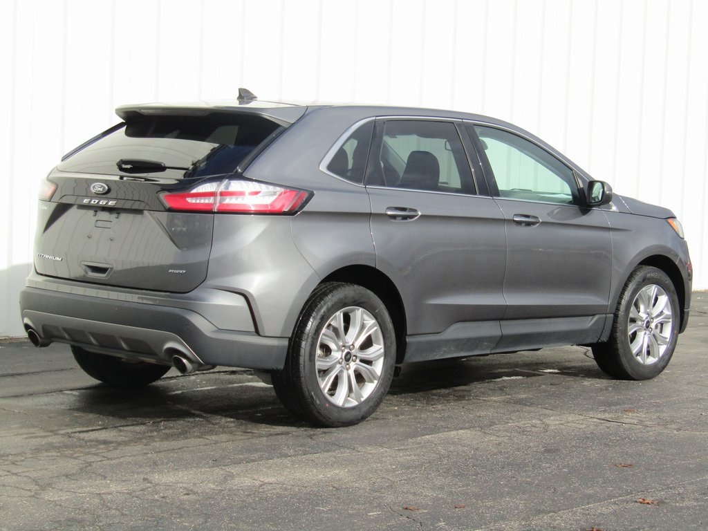 2024 Ford Edge Titanium photo 2