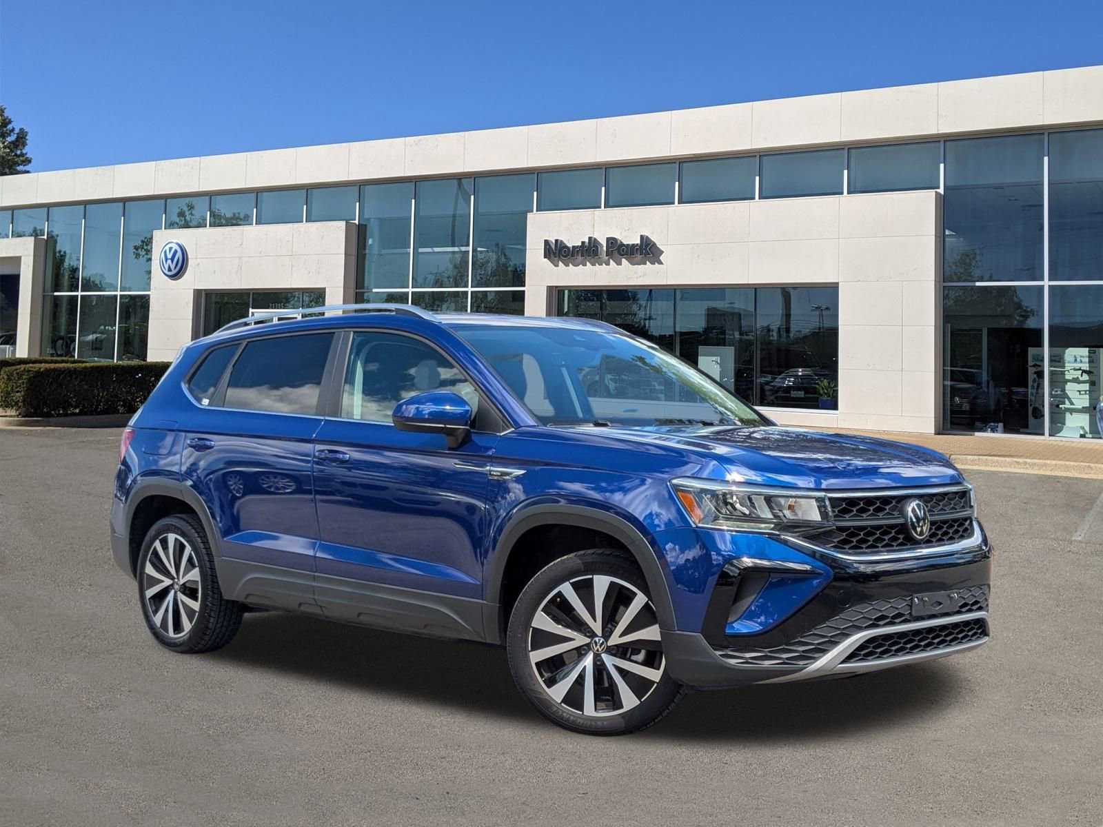 2023 Volkswagen Taos SE's photo