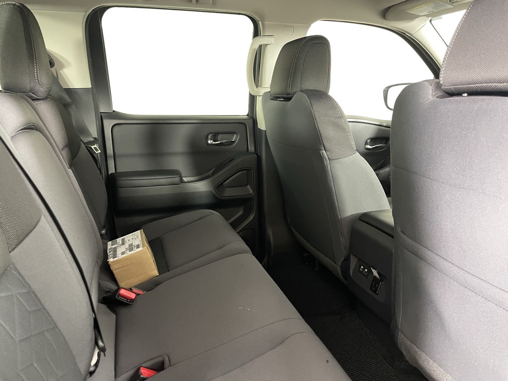 2025 Nissan Frontier Crew Cab SV photo 15