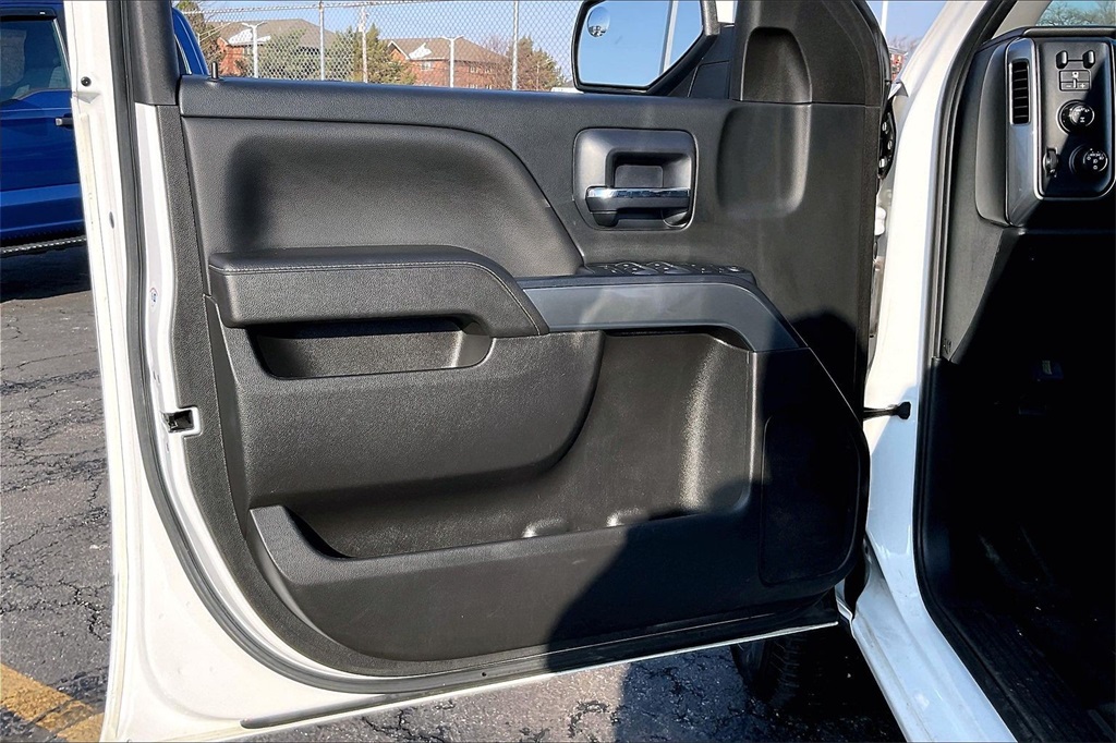 2018 CHEVROLET SILVERADO - Image 19