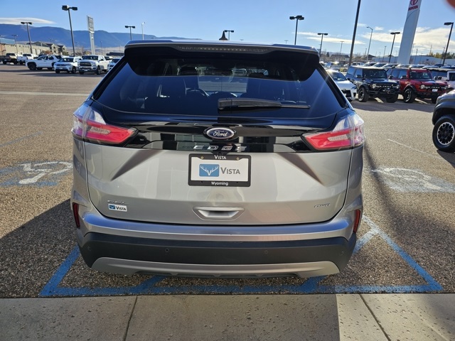 2023 Ford Edge SEL photo 4