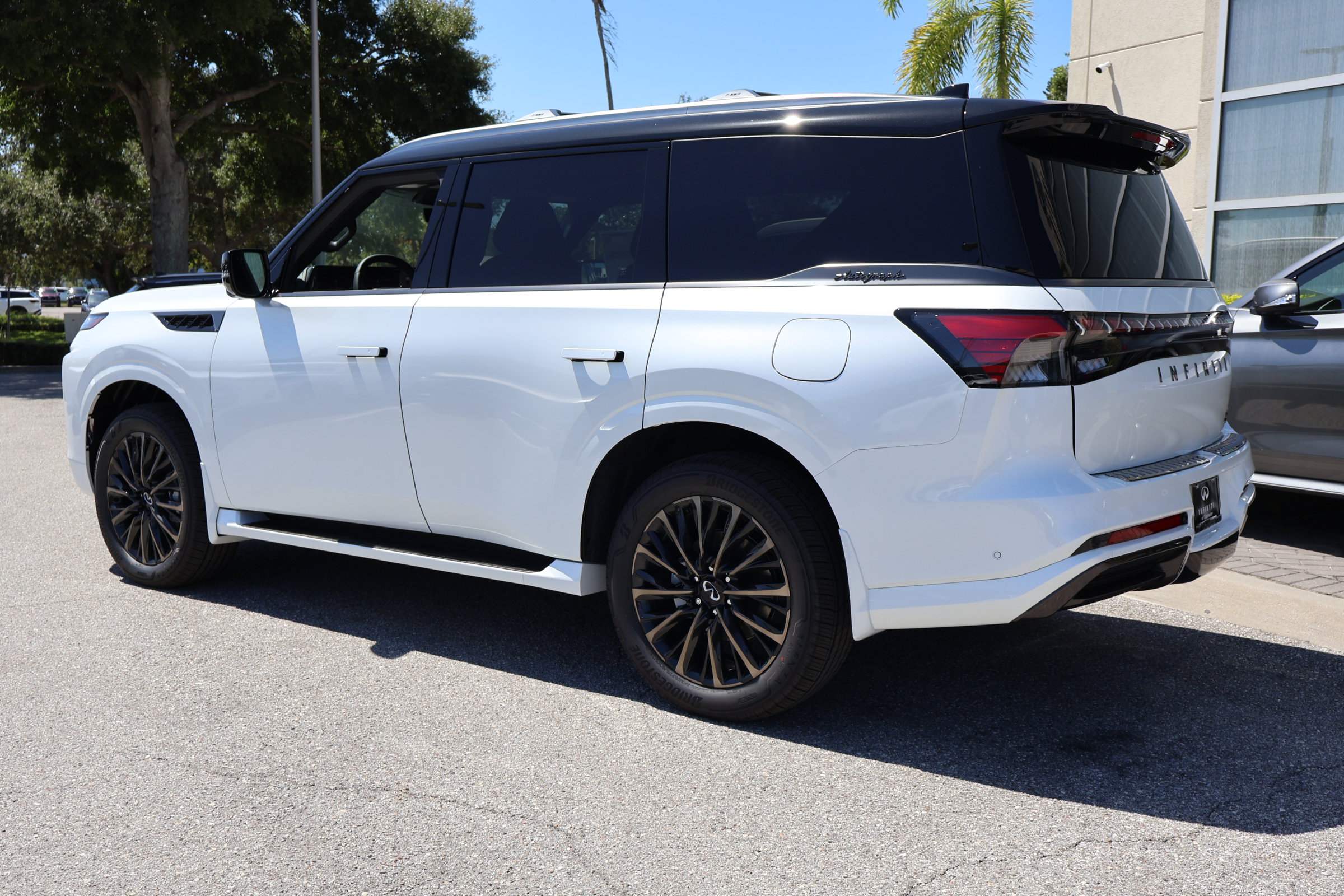 2026 Infiniti QX80 photo 5