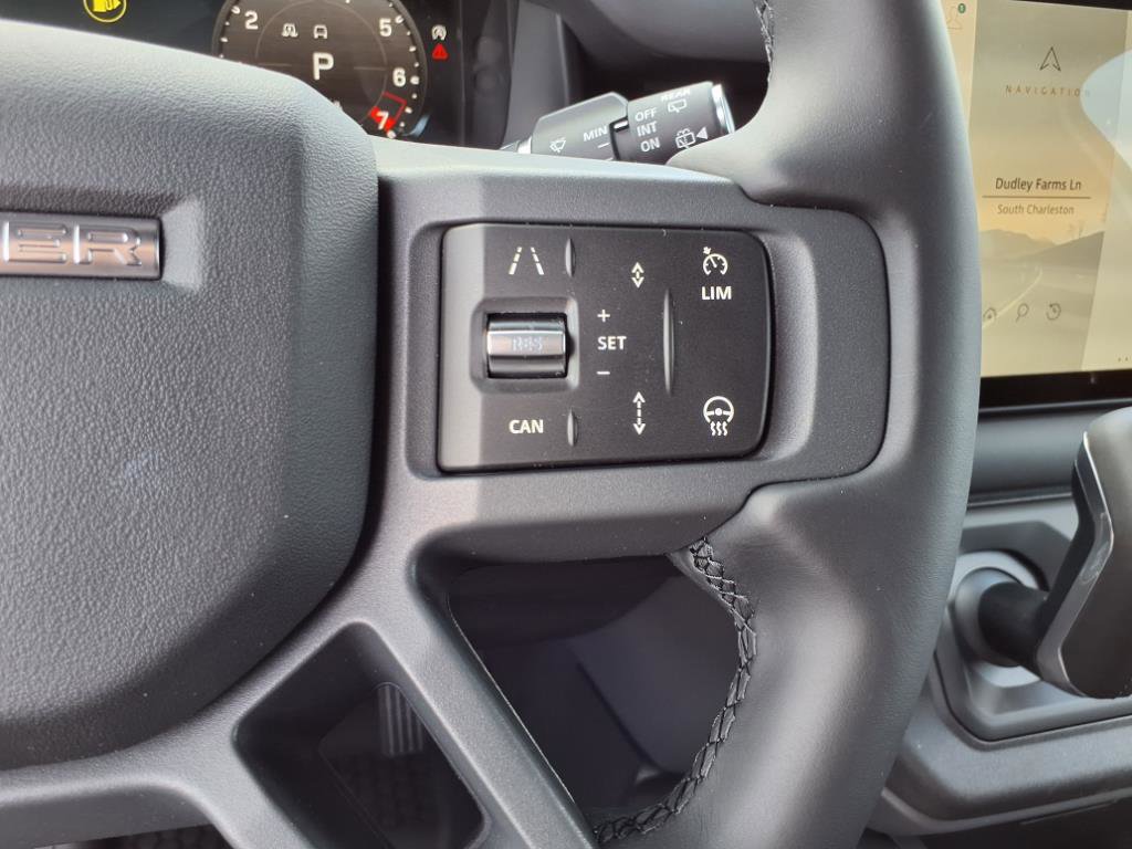 2025 Land Rover Defender 110 X-Dynamic SE photo 15