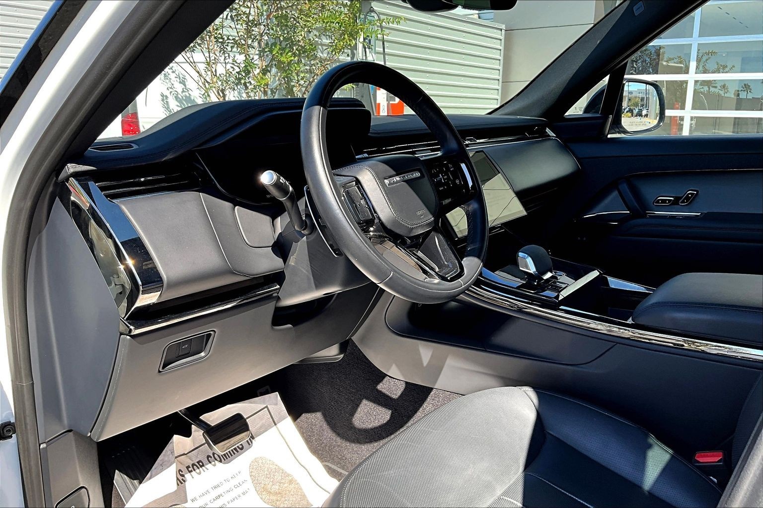 2024 Land Rover Range Rover Sport SE photo 2