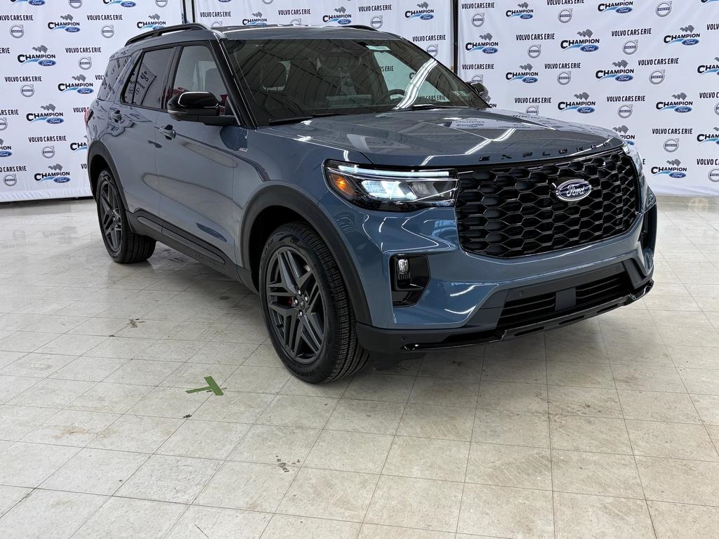 2026 Ford Explorer ST-LINE's photo