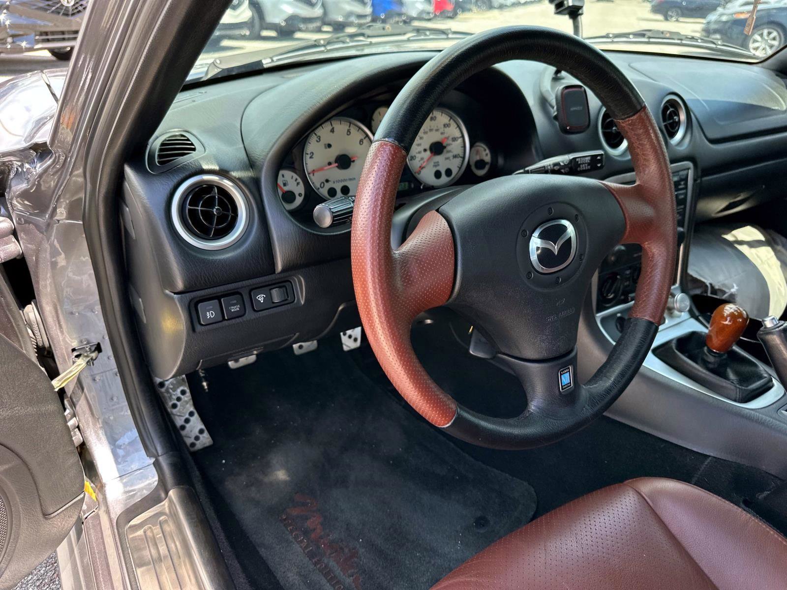 2002 Mazda MX-5 Miata Miata photo 13