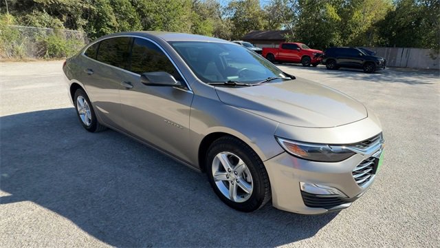 Used 2022 Chevrolet Malibu 1LS with VIN 1G1ZB5ST2NF190225 for sale in Seguin, TX