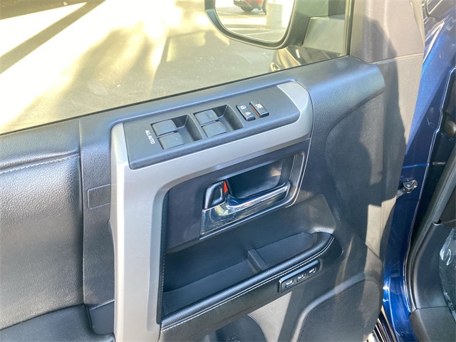 2014 Toyota 4Runner Limited photo 4