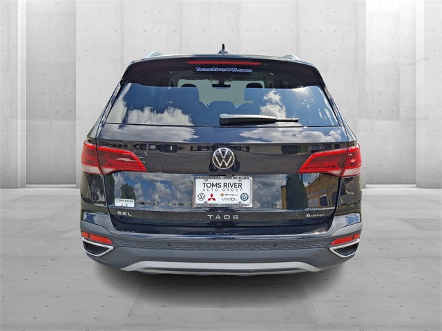 2022 Volkswagen Taos SEL photo 4