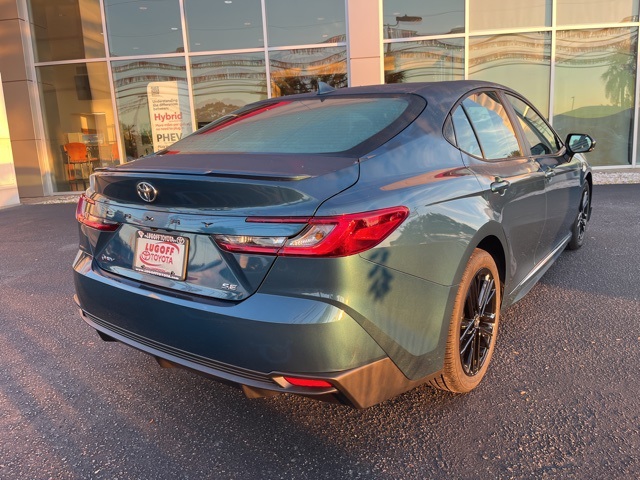 2025 Toyota Camry SE photo 2