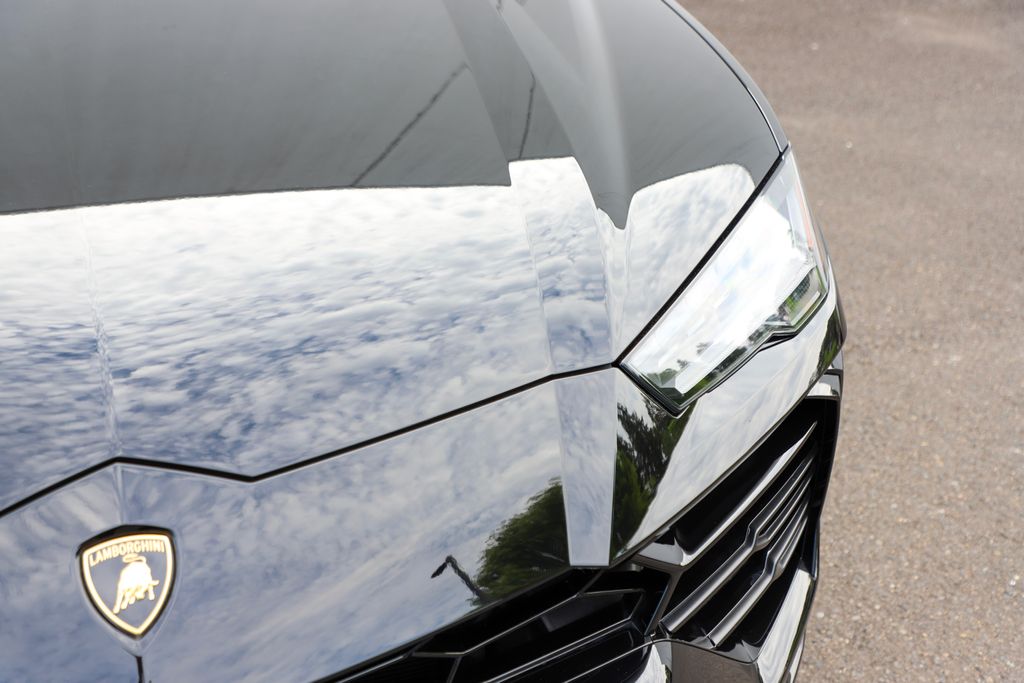 2021 Lamborghini Urus photo 19