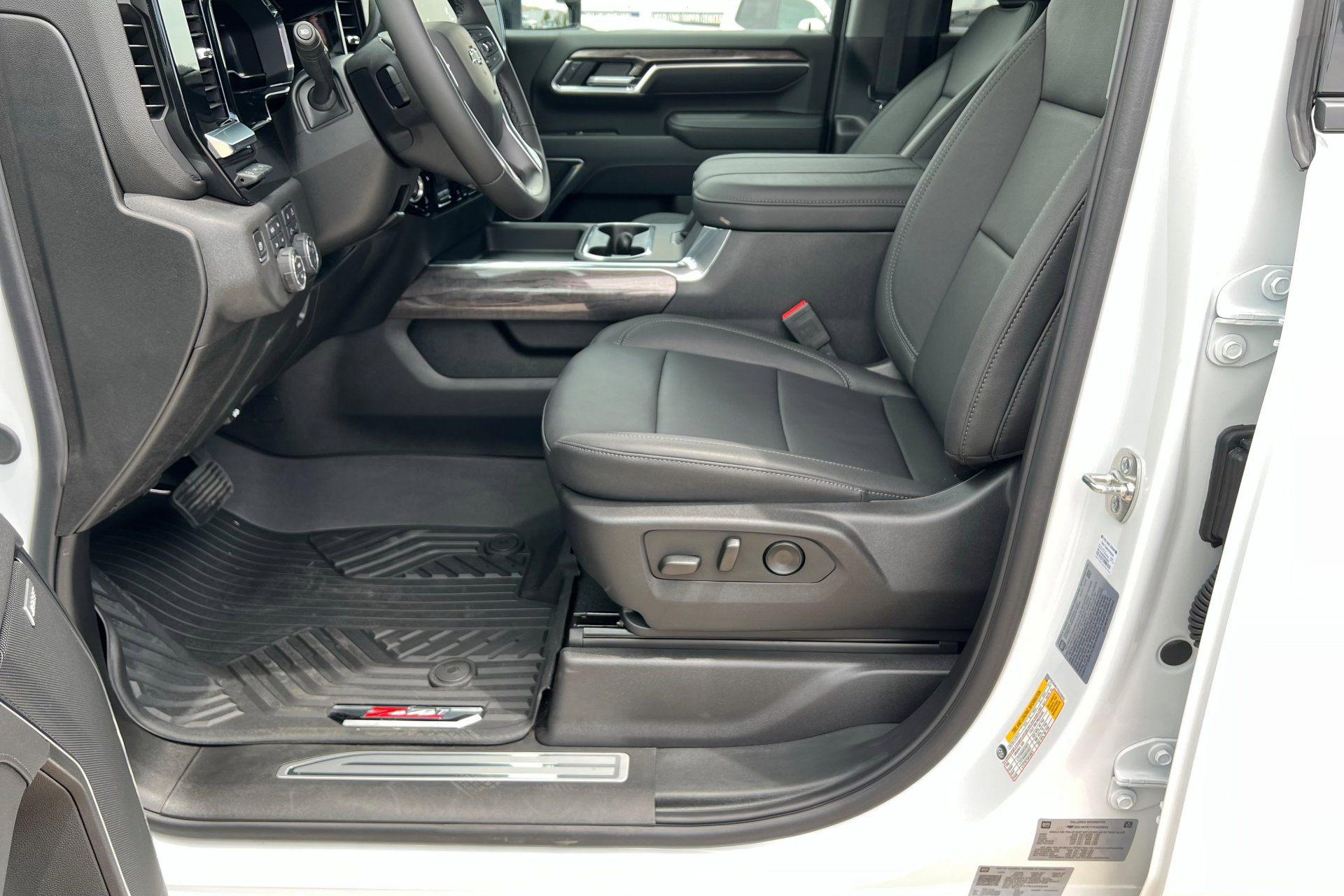 2025 Chevrolet Silverado 3500HD LTZ photo 17