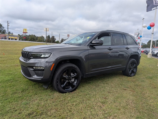 2024 Jeep Grand Cherokee Limited photo 3