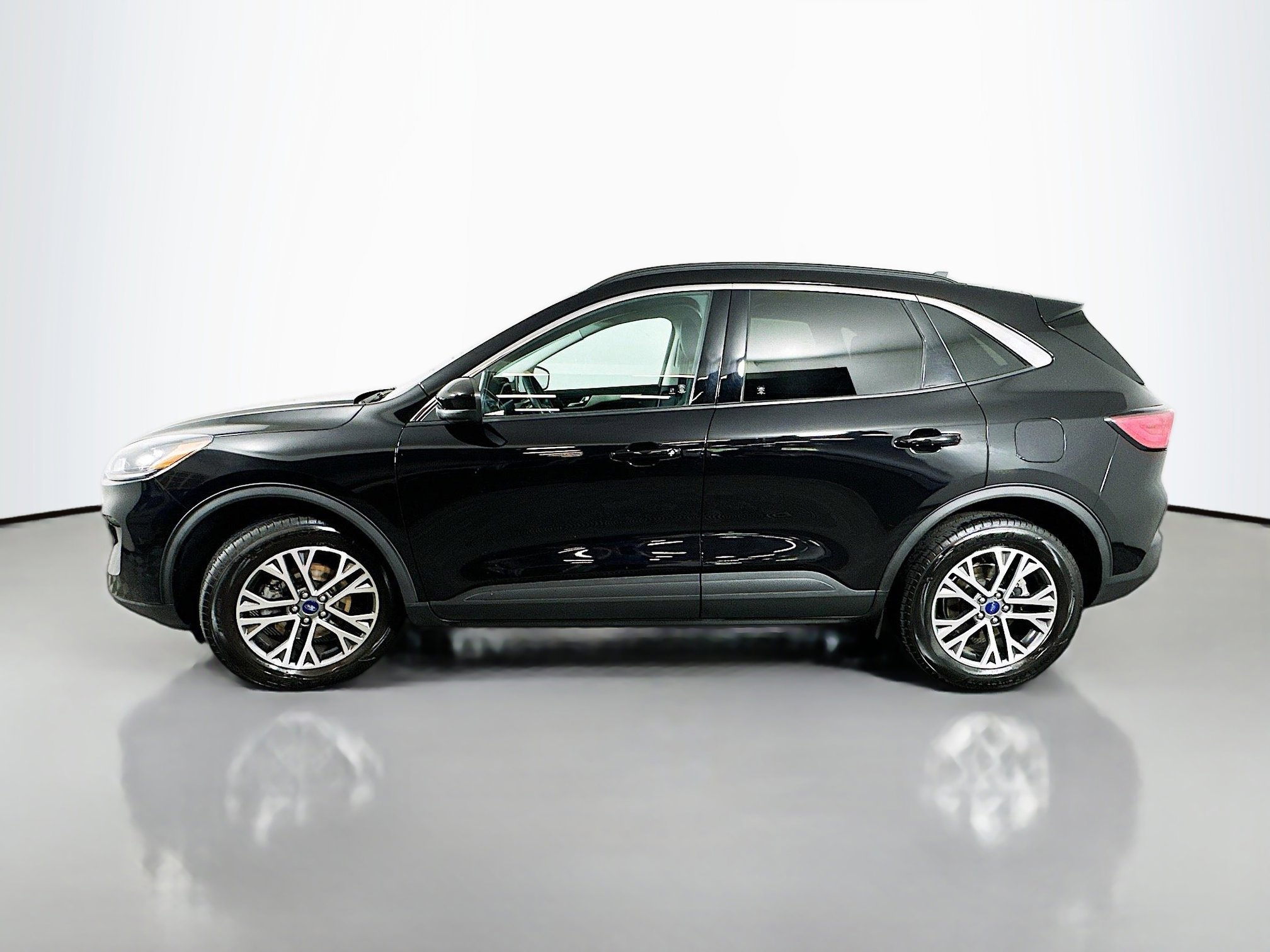 2022 Ford Escape SEL photo 2
